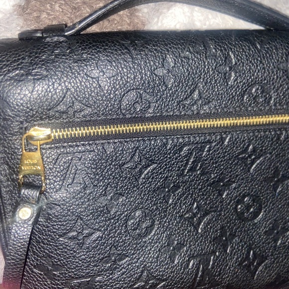 Authentic - Picture 9 of 9